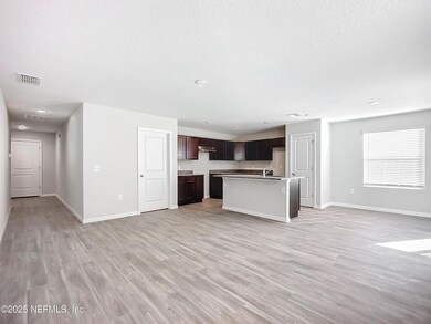 464 Spaulding Road-12