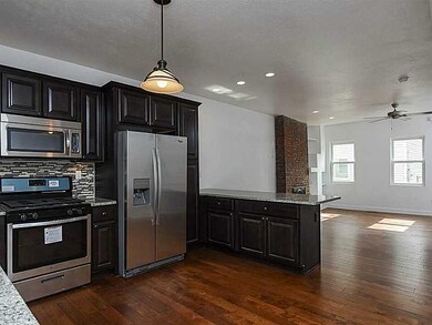 Kitchen. Open floorplan with kitchen peninsula wit