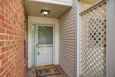 125 Pembroke Cir unit 4C, Lake Bluff, IL 60044 - photo 3