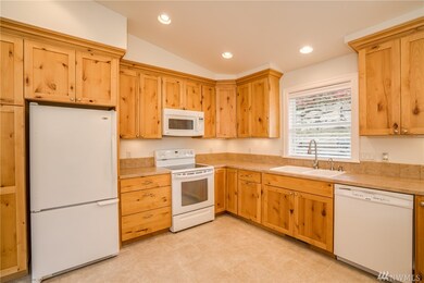 1132 N Baker Ave, East Wenatchee, WA 98802 - photo 6