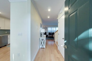 61 Clinton St unit C, Newport, RI 02840 - photo 5