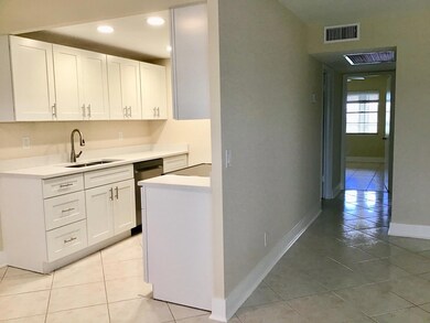 3032 Exeter B unit 3032, Boca Raton, FL 33434 - photo 4