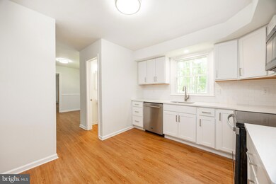 1061 Forest Ln, Glen Mills, PA 19342 - photo 5