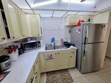 725 Lori Dr unit 206, Palm Springs, FL 33461 - photo 5