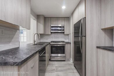 75 Dekay St, Staten Island, NY 10310 - photo 3