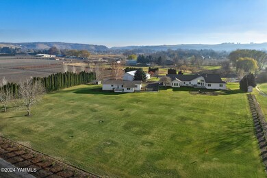 5-web-or-mls-McLean_241126_CypressWay_Gl