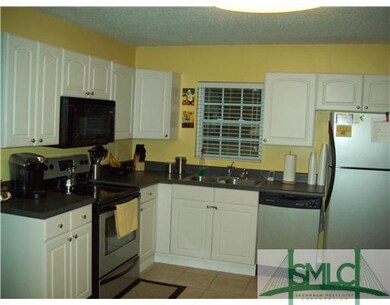 Kitchen. Spacious Kitchen w/ plenty of cabinetry, 