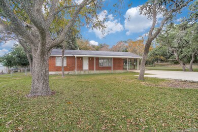 8424 Indian Hills Ln, Boerne, TX 78006 - photo 3
