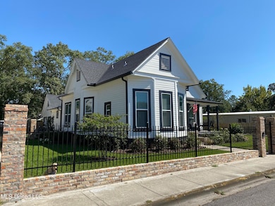 220 Curran 6