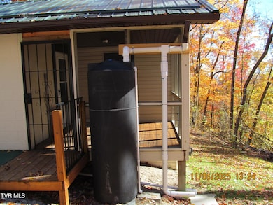 282 Siesta Lodge Dr, Coeburn, VA 24230 - photo 2