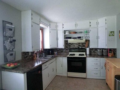 424 Columbia Ave, Tipton, IN 46072 - photo 2