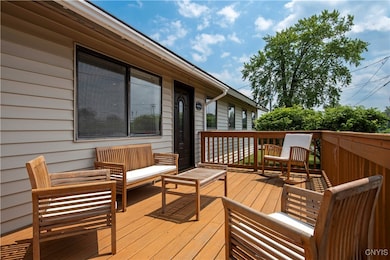 200 Spencer Ave, Sylvan Beach, NY 13157 - photo 2