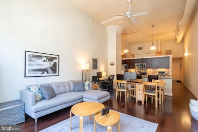 2429 Locust St unit 212, Philadelphia, PA 19103 - photo 5