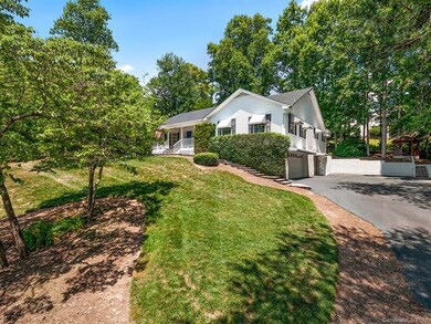 67 Chestnut Ln, Hendersonville, NC 28792 - photo 2