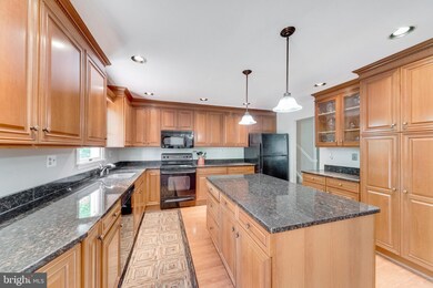 6205 Guthrie Ct, Sykesville, MD 21784 - photo 4