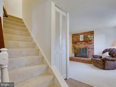 6107 Mantle Rd, Burke, VA 22015 - photo 3