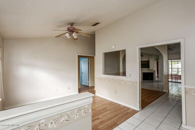 925 Duskin Dr, Jacksonville, FL 32216 - photo 2