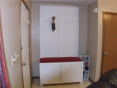 1913 Big Tree Dr, Columbus, OH 43223 - photo 4