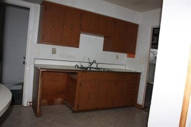 218 N Woodlawn Ave, Griffith, IN 46319 - photo 3