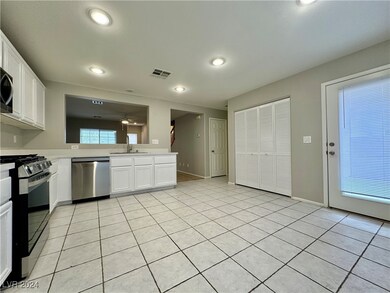 8398 Bismark Sapphire St, Las Vegas, NV 89139 - photo 4