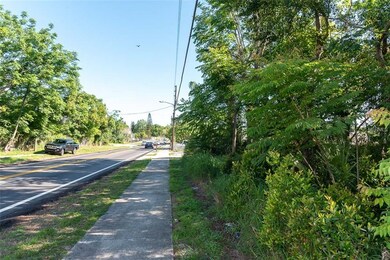 Looking down the street toward the Orlo Vista Park.