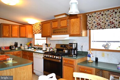 10 Rosewood Ln, Phoenixville, PA 19460 - photo 2