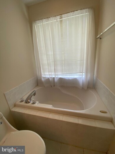 13012 Park Crescent Cir, Herndon, VA 20171 - photo 6