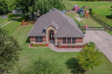 132 Fossil Rock Dr, Azle, TX 76020 - photo 2