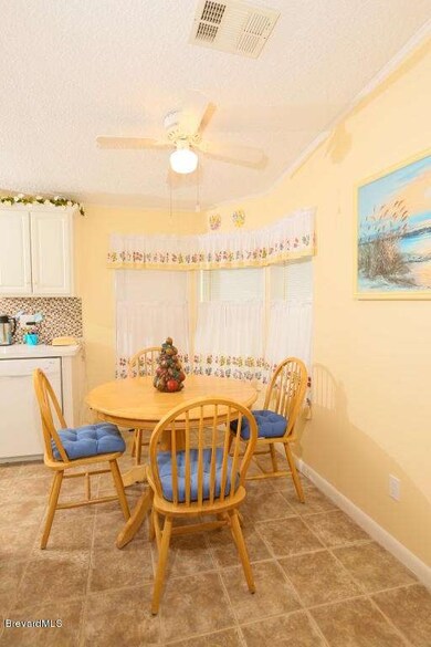 7665 Longhorn - Breakfast Nook