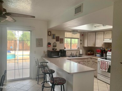 E6044771-389B-442D-BD5C-F180016A45F1