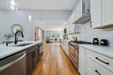 42 Warren Ave unit A, Woburn, MA 01801 - photo 6