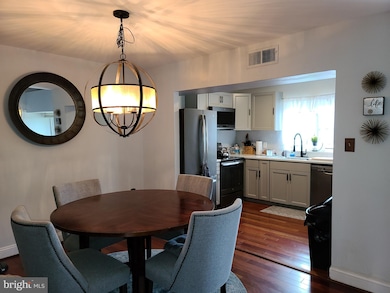 15708 Dorset Rd unit 301, Laurel, MD 20707 - photo 6