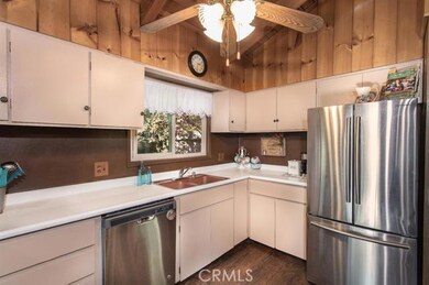 23958 Zurich Dr, Crestline, CA 92325 - photo 5