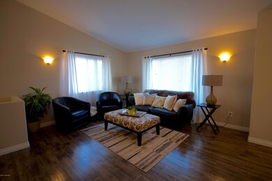 6924 Briar Loop Living Room