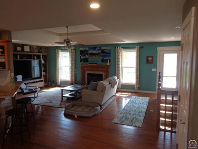 4524 SW Misty Harbor Dr, Topeka, KS 66610 - photo 4