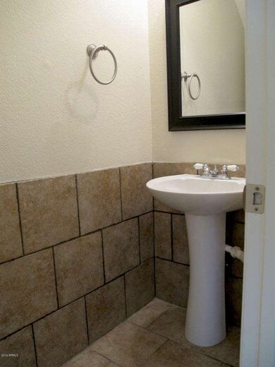 6PowderRoom