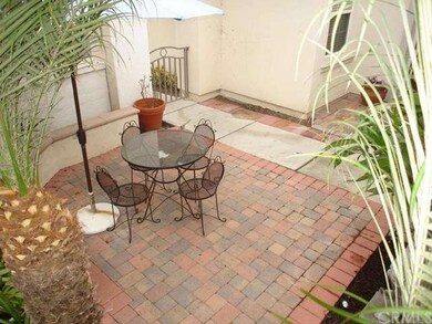 Front courtyard 