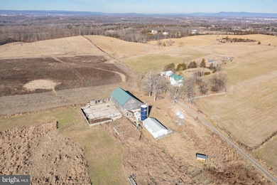 2407 Greensburg Rd, Martinsburg, WV 25404 - photo 6