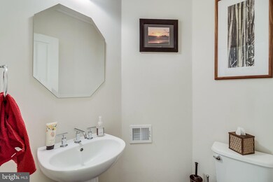 826 Montgomery St, Alexandria, VA 22314 - photo 7