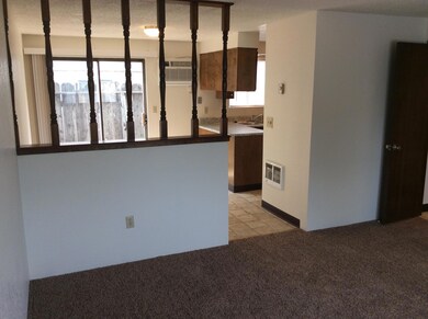 Living room 827 NE A