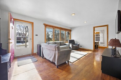 273 E Columbia Ave, Elmhurst, IL 60126 - photo 4