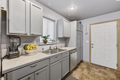 502 Armas Ct, Grandview, WA 98930 - photo 7