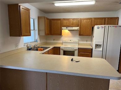 2454 Pine Chase Cir, Saint Cloud, FL 34769 - photo 2