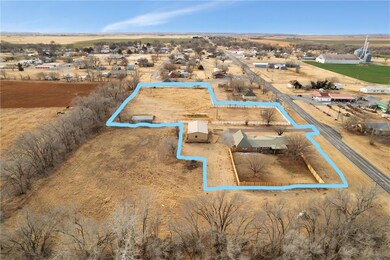 2.2 Acres mol - Beckham County - Outside City Limi