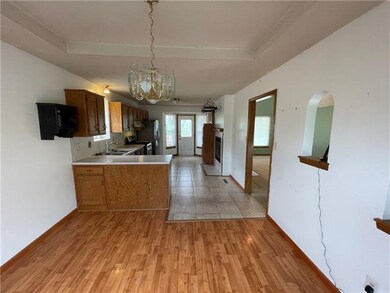 309 W Laredo Trail, Raymore, MO 64083 - photo 5