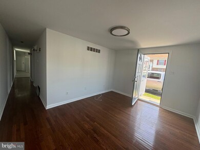 1102 3rd Ave unit B, Essington, PA 19029 - photo 3