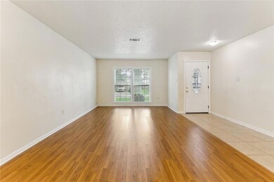 Formal living room 2-2
