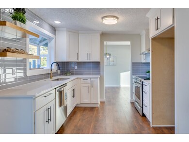 17051 SE Rock Creek Ct, Clackamas, OR 97015 - photo 4