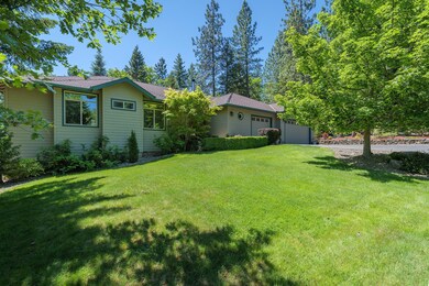 343 S Livingston Way, Grants Pass, OR 97526 - photo 2