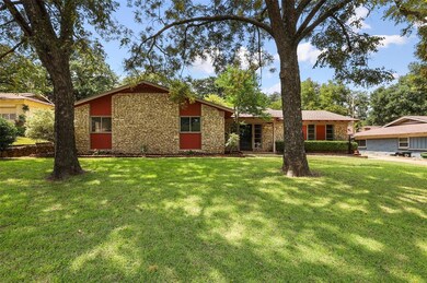 1129 Trailwood Dr, Hurst, TX 76053 - photo 2